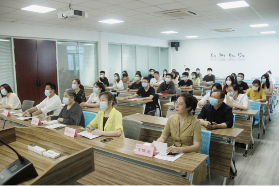 道德讲堂|“见贤思齐 吾辈自强 ”道德讲堂主题活动开讲啦！